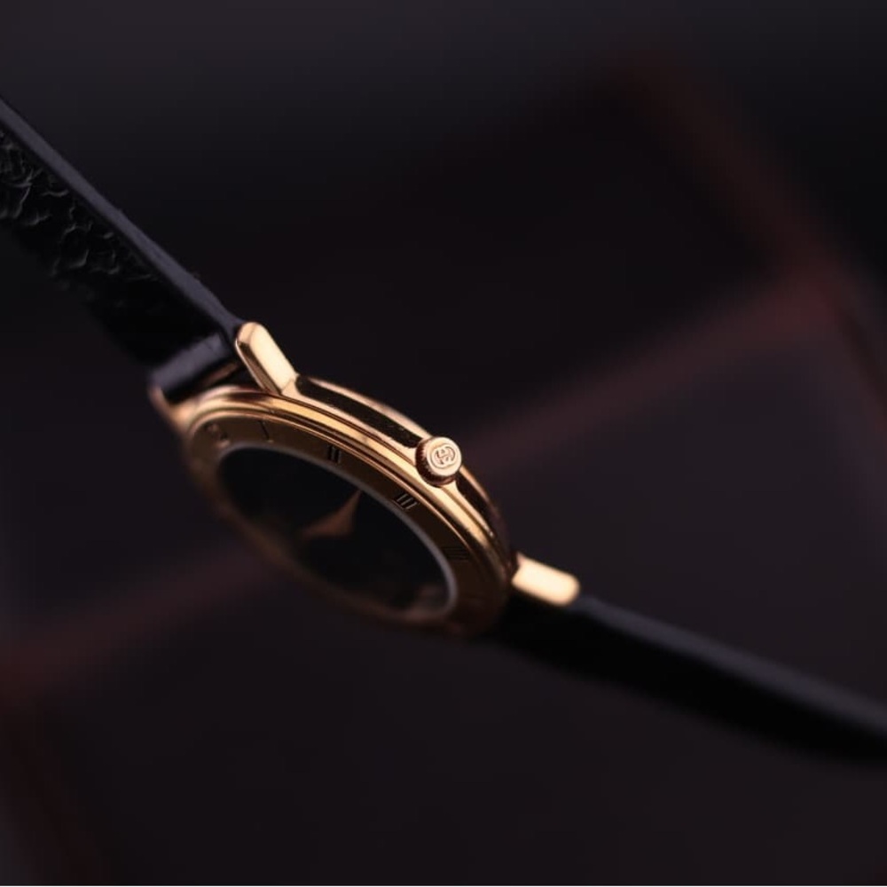 1990s  Gucci Women’s Watch
Ref. No. 3001L
18k Gold-Plated Case, Swiss Made - Picture 8 of 10